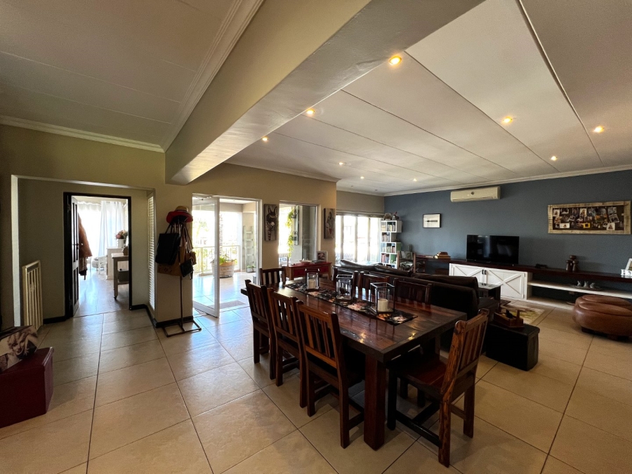 4 Bedroom Property for Sale in Caribbean Beach Club North West